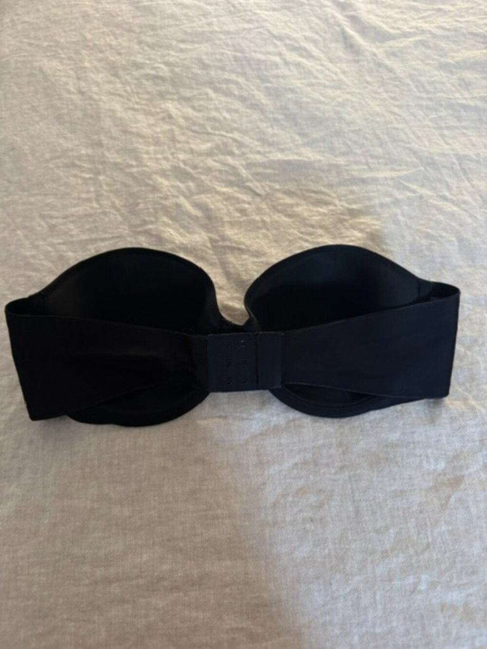 VICTORIA SECRET STRAPLESS BRA - SIZE 38C